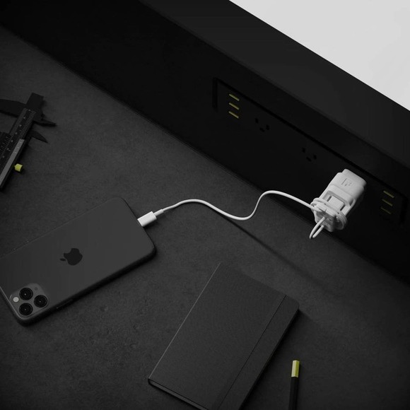 Fuse Reels 5W iPhone Lightning Cable Charger Organizer - Picture 2 of 5